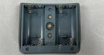 Gebruikte Spectra 1.5LP batterijhuis Bijzonderheden: Het model op de foto kan afwijken, wij hebben hiervan meerdere van op voorraad. Batterijhouders zijn geheel nagekeken en waar nodig een laadconnector en/of schakelaar vervangen. Nagenoeg geen gebruikssporen, werking is getest. 1 maanden garantie.