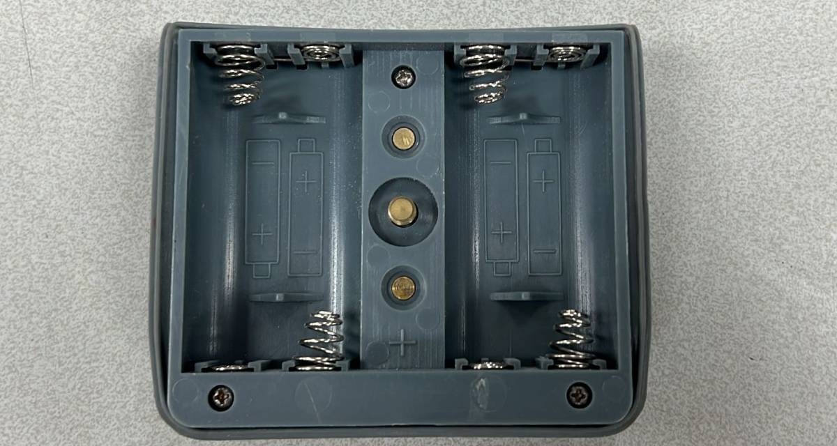 Gebruikte Spectra 1.5LP batterijhuis Bijzonderheden: Het model op de foto kan afwijken, wij hebben hiervan meerdere van op voorraad. Batterijhouders zijn geheel nagekeken en waar nodig een laadconnector en/of schakelaar vervangen. Nagenoeg geen gebruikssporen, werking is getest. 1 maanden garantie.