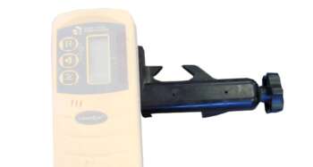 Gebruikte Spectra baakklem 1271 Passend op o.a.: Spectra 1275, Apache Lightning, Apache model 44 handontvanger Levering: 1 stuks baakklem Het klem op de foto kan afwijken van de geleverde klem hier hebben wij er meerdere van liggen. De vorige eigenaar heeft geen kenmerk in de klem gegraveerd. Alle klemmen zijn getest en werken naar behoren.