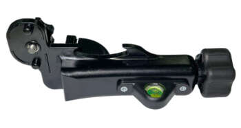 De unieke baakklem met geïntegreerde waterpas, exclusief geleverd bij de Androtec MTR-125RG van Bouwlasersonline.