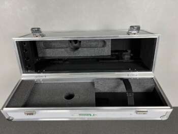 Handsondeerapparaatkoffer Passend voor de Eijkelkamp handsondeerapparaat A++ grade product: Koffer in nieuwstaat zonder gebruikssporen. Het model op de foto kan afwijken van de geleverde ontvanger, wij hebben hiervan meerdere van op voorraad. Wilt u er meerdere hebben?  Vraag dan het actuele aantal op via telefoon, whatsapp of mail.