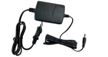 Een zwarte Geo Fennel Lader 4.2V met een snoer eraan.