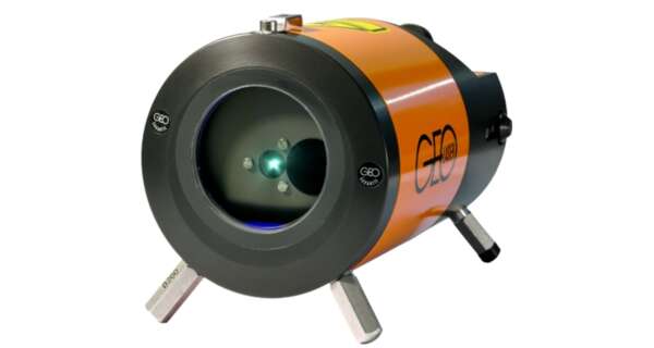 Verder biedt de KL-90L de unieke combinatie van de hogere zichtbaarheid van de groene laserstraal en een handige klasse 2 classificatie.