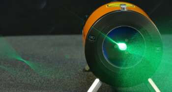 volautomatisch Automatische nivellering, hellingcompensatie, hellingsnulstelling, richtingcentrering en uitschakeling bij onderspanning of schokkerige beweging.