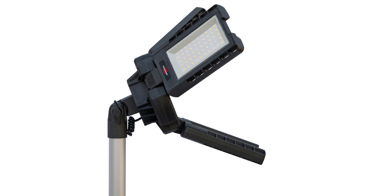 Kantelbare en verdraaibare lampkoppen van de LED bouwlamp driekops op statief