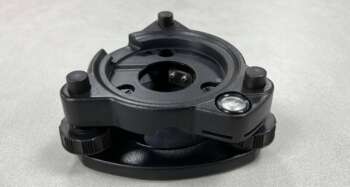 Gebruikt Leica CTB101 stelschroevenblok zonder optisch lood Passend op leica theodolieten en totalstations Bijzonderheden: gebruikssporen