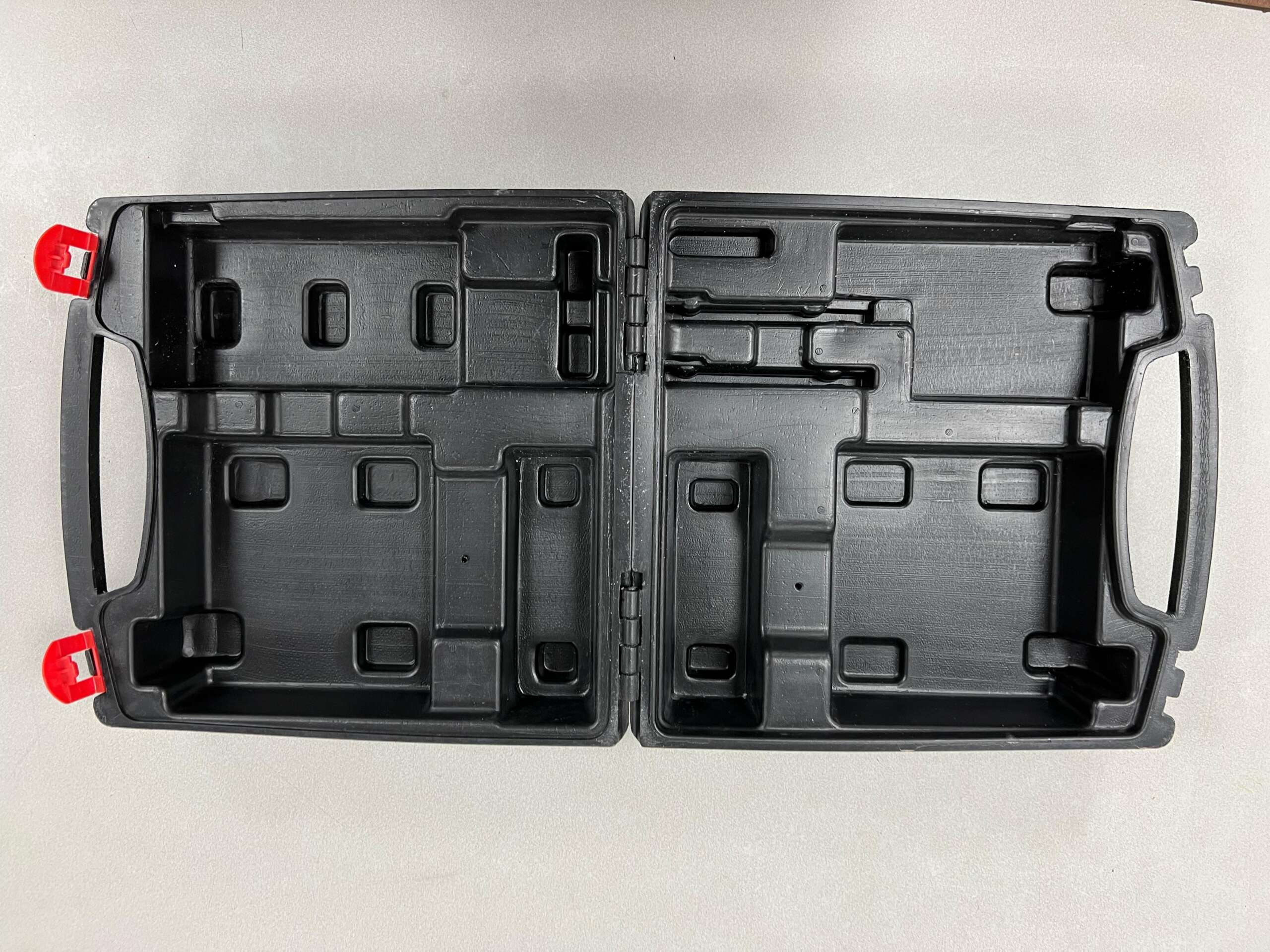 Gebruikte Leica Lino koffer Passend op de Leica Lino L2 en L2p5 B+ grade product: Koffer in nette staat, sloten werken goed, met gebruikssporen. Het model op de foto kan afwijken van de geleverde ontvanger, wij hebben hiervan meerdere van op voorraad. Wilt u er meerdere hebben? Vraag dan het actuele aantal op via telefoon, whatsapp of mail.