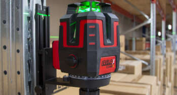 Uitgevoerd met 2 sterke magneten