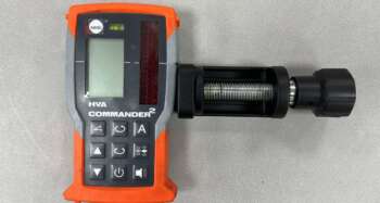 Gebruikte Commander HVA digitale mm ontvanger Geleverd inclusief batterijen en baakklem Passend op de Nedo Primus2 HVA Eigenschappen: Display voor en achter LED weergave aan voorzijde Metalen baakklem Digitale mm weergave van hoogteverschil tussen laser en 0-punt Bijzonderheden: Geen Wilt u er meerdere hebben?  Vraag dan het actuele aantal op via telefoon, whatsapp of mail. A grade product: Apparaat heeft  nauwelijks gebruikssporen,  alle functies werken goed. Geleverd met nieuwe baakklem Alle ontvangers zijn getest en hebben 6 maanden garantie.