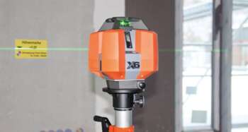 Nedo X-liner 6 Green multilijnlaser in gebruik bij het installeren van gipsplaten