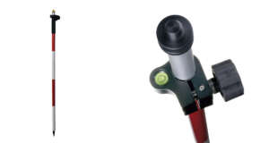 5/8" aluminium prismastok met schroefklem Deze uit aluminium vervaardigde prismastok van is in 3 lengte verkrijgbaar; 1,40 - 2,50m / 1,50 - 3,60m / 1,50 - 4,60m en in hoogte verstelbaar. Tevens is de prismastok voorzien van een geïntegreerd instelbaar doosniveau. Deze aluminium prismastok is uitgerust met een schroefklem en is voorzien van een softgrip. De prismastok is voor alle prisma's met 5/8" te gebruiken. Standaard wordt deze prismastok met een beschermhoes geleverd.