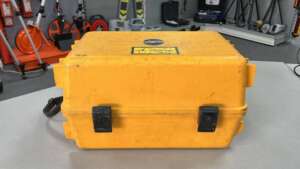 Topcon RL-20 koffer (B grade) Passend op o.a. de Topcon RL-20 B grade product: Koffer is goed, sloten werken, heeft veel gebruikssporen. Het model op de foto kan afwijken van de geleverde ontvanger, wij hebben hiervan meerdere van op voorraad. Wilt u er meerdere hebben?  Vraag dan het actuele aantal op via telefoon, whatsapp of mail.