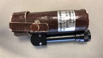 Gebruikte Sokkisha hoekocculair DE 3 t.b.v. de BT20 serie theodoliet Geleverd incl. opbergkoker Bijzonderheden: Geen