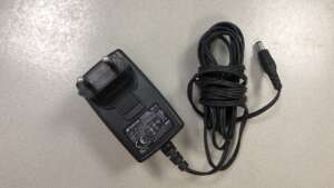 Gebruikte Topcon AD13 lader Werkend op o.a.: Topcon RL-H3A, RL-VH4DR, RL-VH4G & TP-L3/4/5 serie