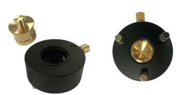 Draaibare driepoot adapter Deze driepoot-adapters is draaibaar en is passend op alle prisma's en GNSS/GPS schotels met 5/8"draad aansluiting. I.c.m. een stelschroevenblok (met optisch lood of zonder optisch lood)te gebruiken voor een Prismastation of GNSS/GPS basisstation