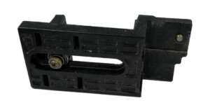 Gebruikte Sokkia baakklem Passend op o.a.: Sokkia LR100 handontvanger Levering: 1 stuks baakklem Het klem op de foto kan afwijken van de geleverde klem hier hebben wij er meerdere van liggen. De vorige eigenaar heeft geen kenmerk in de klem gegraveerd. Alle klemmen zijn getest en werken naar behoren.