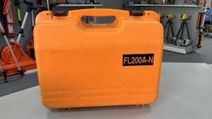 Geo Fennel FL200A-N (A+ grade) Passend op o.a. de Geo Fennel FL200A-N A+ grade product: Koffer is zeer goede staat met weinig gebruikssporen. Het model op de foto kan afwijken van de geleverde ontvanger, wij hebben hiervan meerdere van op voorraad. Wilt u er meerdere hebben?  Vraag dan het actuele aantal op via telefoon, whatsapp of mail.