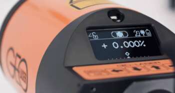 In de standaard leveringsomvang van de Geo rioollasers zit geen afstandsbediening, hiervoor dient het comfortpakket erbij aangeschaft te worden. Buiten de afstandsbediening bevat het comfortpakket ook een lang target, opstel pootjes 400 en 500 mm en een middenpoot t.b.v. setup met 3 pootjes. Hierdoor is de Geo laser KL-901 nog breder inzetbaar.