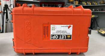 Gebruikte Sokkia DT500/600 koffer Passend o.a. op de Sokkia DT500, DT600 B+ grade product: Koffer heeft gebruikssporen. Het model op de foto kan afwijken, wij hebben hiervan meerdere van op voorraad. Wilt u er meerdere hebben?  Vraag dan het actuele aantal op via telefoon, whatsapp of mail.