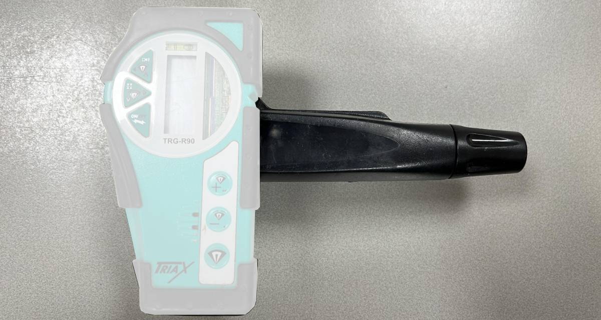 Gebruikte Leica Rodeye Basic baakklem Passend op o.a.: Leica Rodeye Basic en RRC350, QBL LR300, Triax TRG-R90, Nedo Acceptor1 en Agatec SR200, RCR500 en RCR500G Levering: 1 stuks baakklem Het klem op de foto kan afwijken van de geleverde klem hier hebben wij er meerdere van liggen. De vorige eigenaar heeft geen kenmerk in de klem gegraveerd. Alle klemmen zijn getest en werken naar behoren.