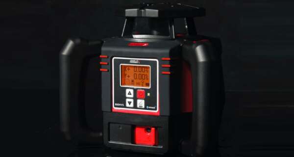 De Levelfix 860hvs wordt compleet met Li-ion accu en oplader geleverd.