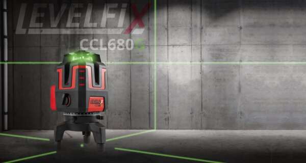 Levelfix CCL680G multilijnlaser in gebruik op een bouwlocatie