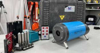 Refurbished Mikrofyn MLP 120 rioollaserset Goed werkende Mikrofyn MLP 120 rioollaser. In gebruikte staat, optisch als mechanisch redelijk. Roodlicht Bouwlaser Werkbereik: 200 m Nivelleernauwkeurigheid: ± 0,5 mm/10m Afschot bereik -10 % to +25 % Stof- en spatwaterbescherming: IP X8 Elektrische voeding: Accupack Gebruiksduur: 20 h met accu Statiefschroefdraad: - Projectie: Rioollaser Bijzonderheden: - Voor levering wordt het apparaat voorzien van een nieuwe keuring en certificaat. Er zit 3 maanden garantie op het instrument. Dit instrument wordt geleverd in een koffer met 2x accu, lader, afstandsbediening, 3 soorten opstelpootjes en doelschijf.