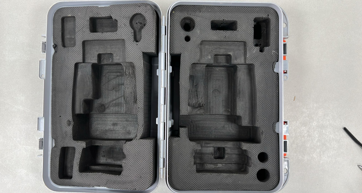 Gebruikte ET-5 theodoliet koffer Passend op de Nedo Theodoliet ET-5 en ET-5L B+ grade product: Koffer in nette staat, sloten werken goed, wat vlekken op de buitenkant van de koffer Het model op de foto kan afwijken van de geleverde ontvanger, wij hebben hiervan meerdere van op voorraad. Wilt u er meerdere hebben? Vraag dan het actuele aantal op via telefoon, whatsapp of mail.