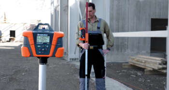 Nedo Primus 3 H2N voert AutoTarget as-uitlijning uit op bouwplaats