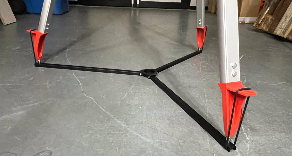 Statiefster De Nedo statiefster is bijzonder geschikt om statieven in de interieurbouw op gladde vloeren een stevige ondergrond te bieden. (Ø 1 m)