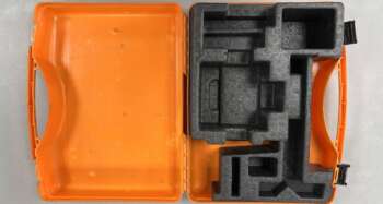 QBL / Quante QL200 serie koffer Passend op de QBL / Quante QL205 / QL210, QL250 serie B grade product: Koffer in zeer goede staat, sloten zijn goed, weinig gebruikssporen. Het model op de foto kan afwijken van de geleverde ontvanger, wij hebben hiervan meerdere van op voorraad. Wilt u er meerdere hebben?  Vraag dan het actuele aantal op via telefoon, whatsapp of mail.