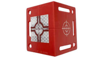 Achterkant van de Rothbucher RS90R monitoring reflector, met het speciaal ontworpen montagevlak voor verlijming.