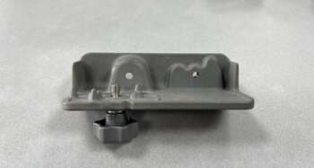 Gebruikte Spectra verticaal adapter HL700 serie Verticale bevestiging van de handontvanger op statief met zowel 5/8" als 1/4" aansluiting. Geschikt voor o.a. Spectra HL700,HL750,HL760,HL760U en CR700