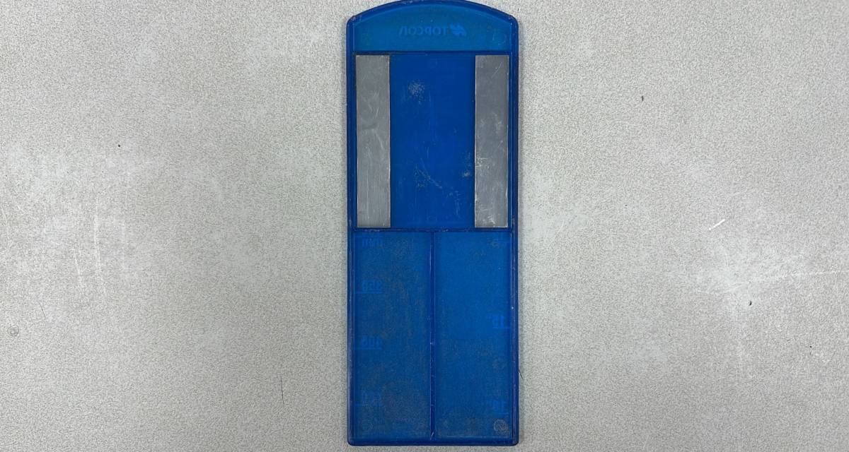 Richtmerk Blauw t.b.v. Topcon targetholder van de TPL 3/4/5 serie rioollasers t.b.v. Groenlicht lasers Bijzonderheden: Lange target, Geschikt voor autoalign Levering 1 stuk