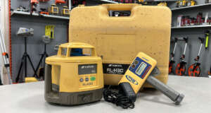 Refurbished Topcon RL-H3C Rotatielaser met Spectra HR320 Ontvanger – B Grade, Kalibratiecertificaat & 6 Maanden Garantie Ben je op zoek naar een betrouwbare rotatielaser voor dagelijks gebruik op de bouwplaats, maar wil je niet de prijs van een nieuwe set betalen? Deze refurbished Topcon RL-H3C metSpectra HR320 handontvanger is een uitstekende keuze voor prijsbewuste professionals. Als B grade product is deze set technisch volledig in orde en biedt hij een uitstekende prijs-kwaliteitverhouding.